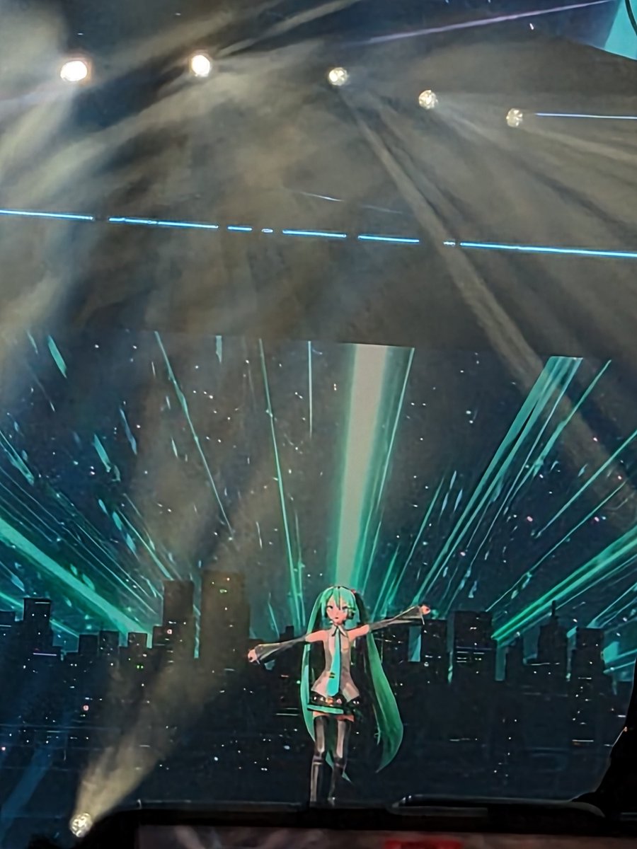 VSW_VT's tweet photo. @KamilaBombette @skyevick412 This made me laugh, Fun Fact I just saw miku in concert recently. https://t.co/clwux5tqM9