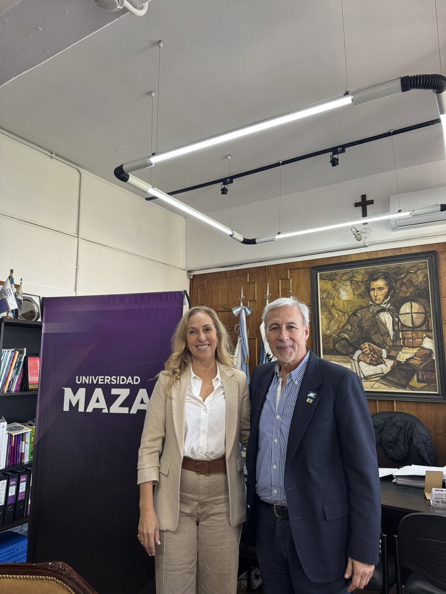 FerSabadin's tweet photo. Me reuní con el rector de la @UMazaOficial Prof. Méd. Daniel Miranda, para conversar sobre los objetivos y la proyección de la institución, y sobre cómo acompañar desde la Provincia el crecimiento de la educación superior en Mendoza. 

#Mendoza #Educación #UMaza https://t.co/1dfZRSk5MJ