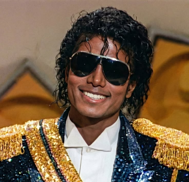 AstroPritika's tweet photo. Michael Jackson’s Life Story through Vedic Astrology.

Michael Jackson’s 9th house has Saturn showing the strict and harsh upbringing he had under his father. 

Discipline, hard work and perfection were instilled in him from childhood, but often through fear and criticism.

His Sun (significator of father) is in the 6th house which reflects how his own father became his enemy. 

He was also too critical (6th house) of him and called him “big nose” making him insecure about his appearance from his childhood which followed his surgeries.