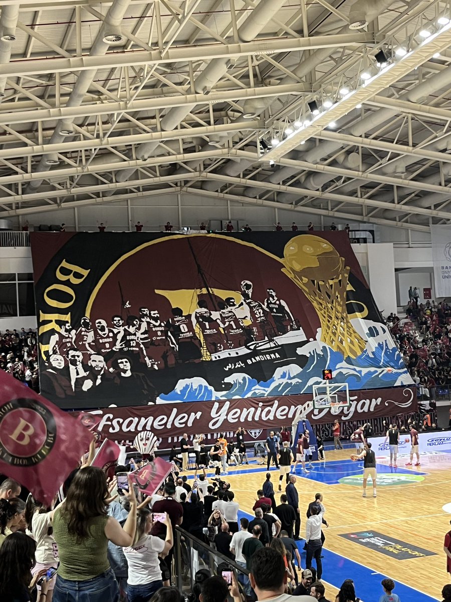 bordoduvar's tweet photo. #EfsanelerYenidenDoğar @BordoBK 🏀🔥 https://t.co/FvO0sSCsVY