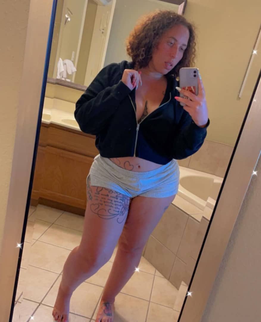 sarahVendesm7's tweet photo. Just lonely and bored 🥱 https://t.co/ZC3Br1kmIb