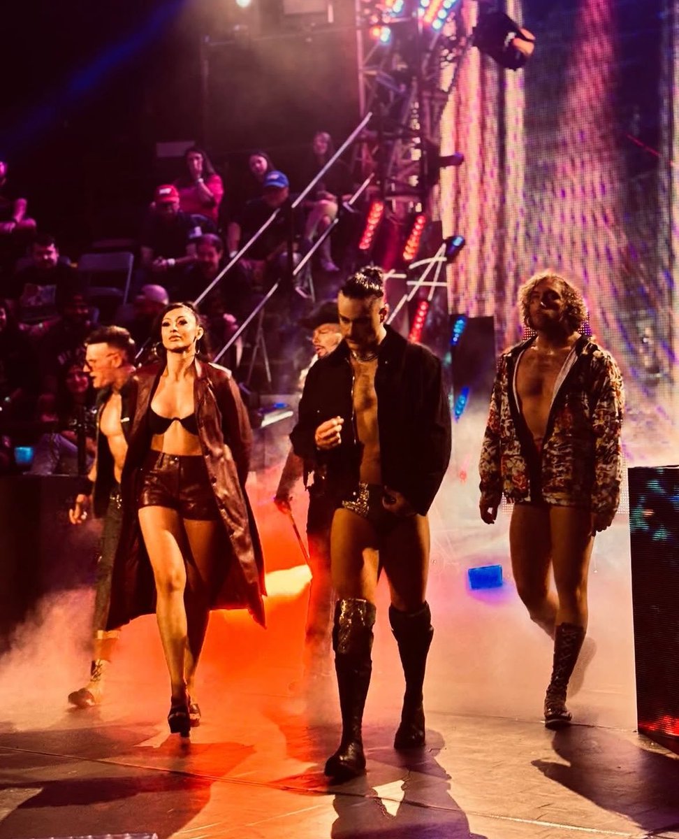 AriannaGraceWWE's tweet photo. Birthright over everything, you’re lucky to have us on your screens #wwenxt #nepobaddies I may have lost my gold but I think I’d like another accessory really soon 🤔😈 https://t.co/tjqZgsLI6h