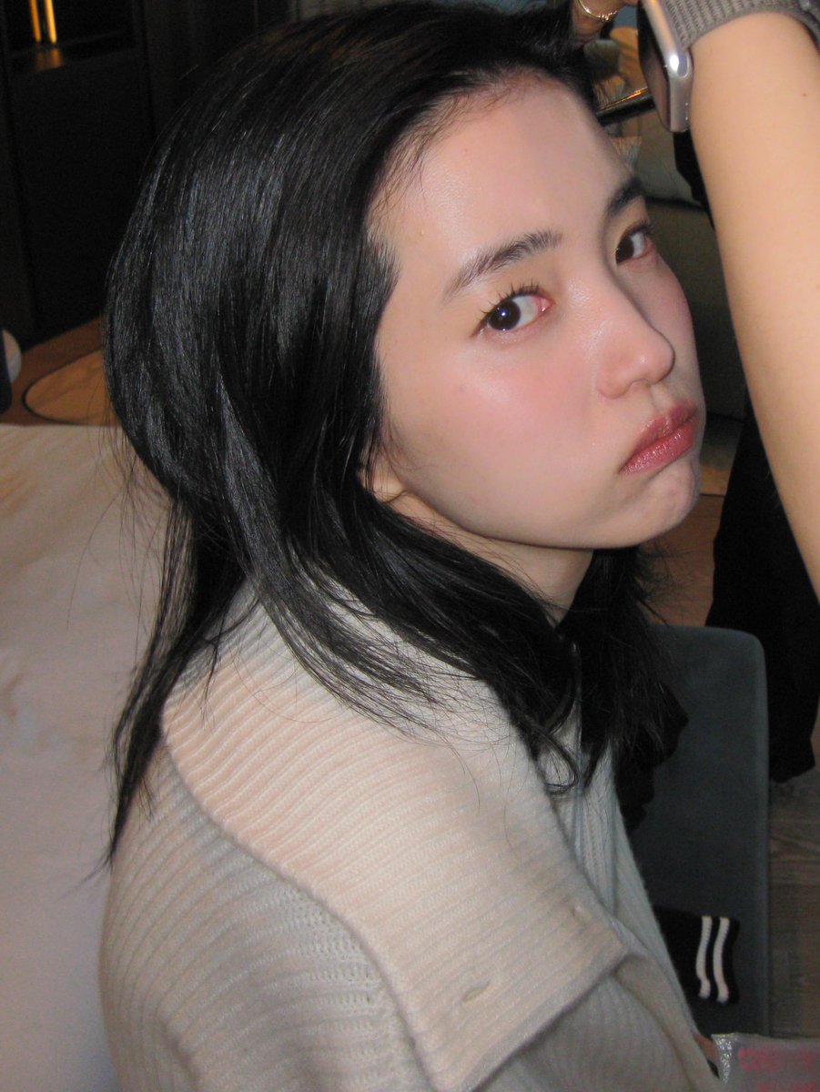 kdrama_menfess's tweet photo. •kdm• good morning from kim taeri 🥹
seger bgt yg semalem spam foto banyak bgt tumben 😍 duh sering2 deh ya
https://t.co/aiWXkWlp3o
