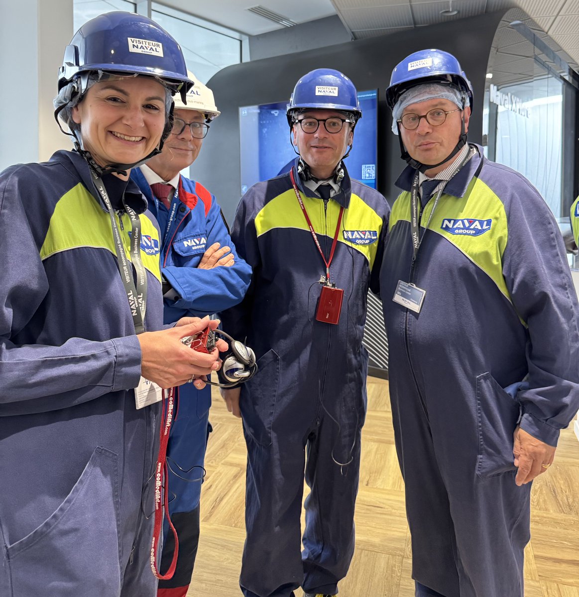 phgosselin's tweet photo. #NavalGroup #Défense #Excellence
Aux côtés, ce mardi matin, du ministre de l'industrie #SébastienMartin en déplacement à #Cherbourg.
Des équipes chevronnées, aux savoirs-faire exceptionnels, au service de la défense de la #France, de notre #souveraineté. https://t.co/OW7GlyJcl5