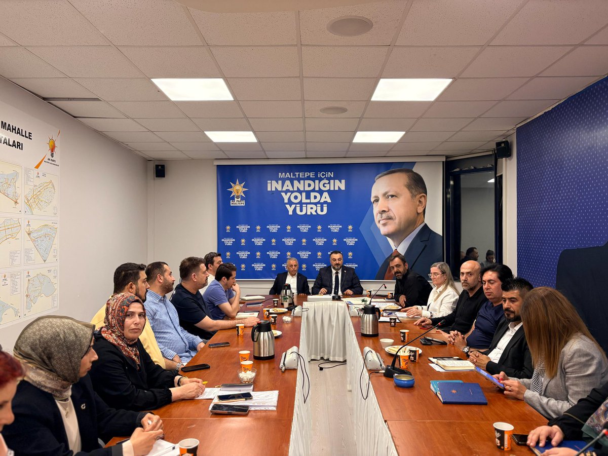 Behadir's tweet photo. AK Parti Maltepe İlçe Başkanlığı olarak haftalık olağan toplantımızı gerçekleştirerek ilçemiz adına istişarelerde bulunduk. Birlik ve beraberlik içerisinde çalışmalarımıza kararlılıkla devam ediyoruz. 🇹🇷 https://t.co/yw0fNqF3qs