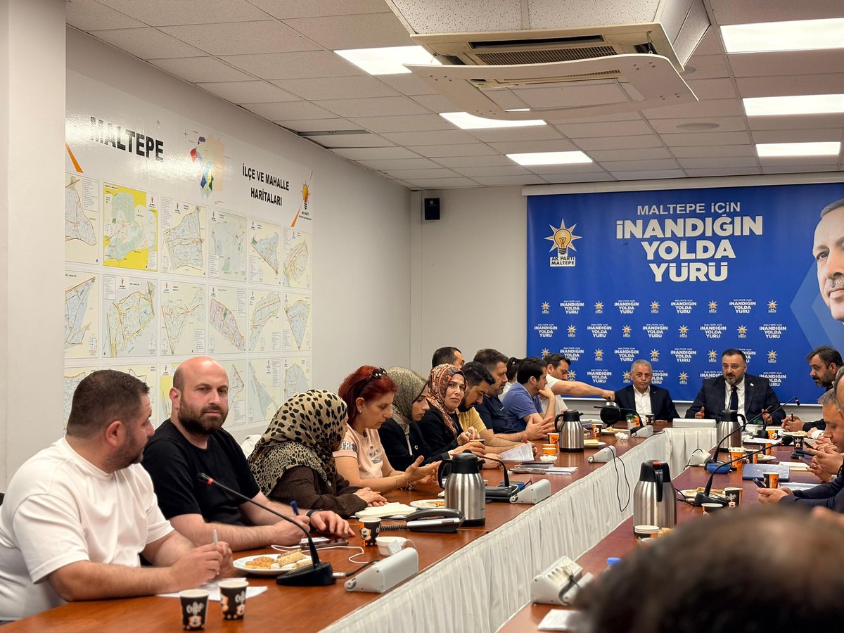 Behadir's tweet photo. AK Parti Maltepe İlçe Başkanlığı olarak haftalık olağan toplantımızı gerçekleştirerek ilçemiz adına istişarelerde bulunduk. Birlik ve beraberlik içerisinde çalışmalarımıza kararlılıkla devam ediyoruz. 🇹🇷 https://t.co/yw0fNqF3qs