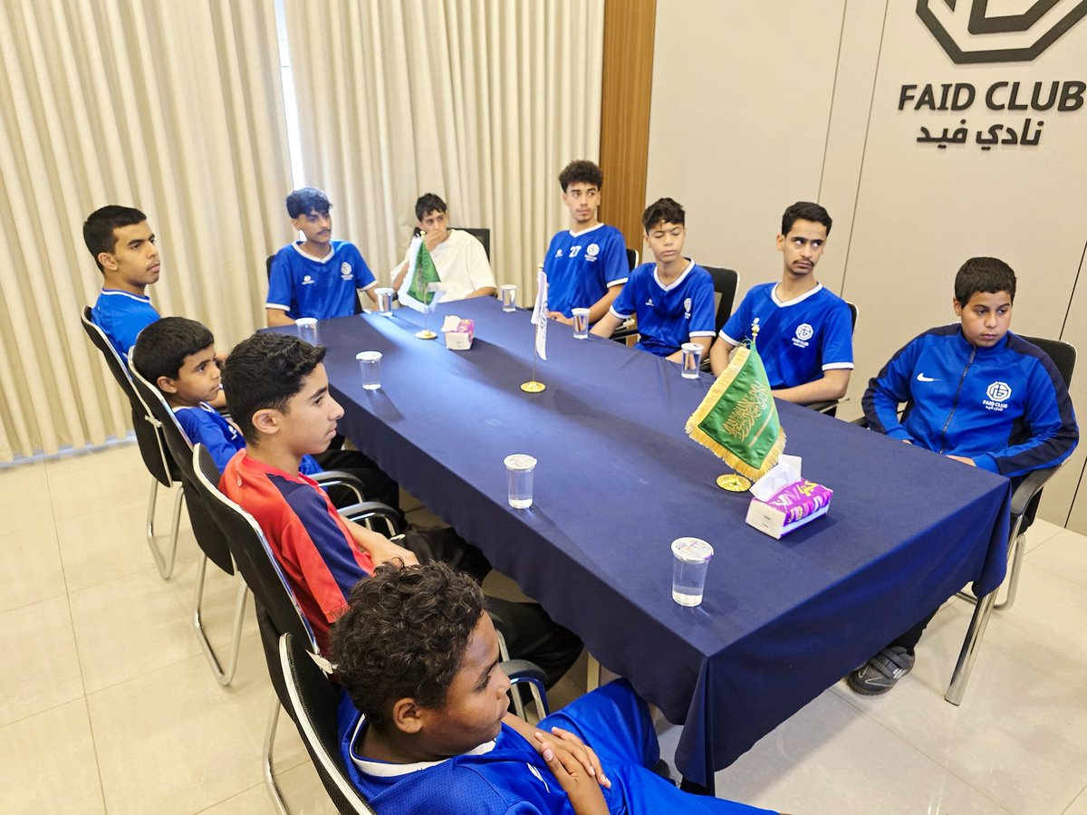FaidClub_SG's tweet photo. 📄| اقامت إدارة #كرة_القدم ورشة عمل الوعى بلوائح الرياضات (قوانين كرة القدم الحديثة)
لمدربي ولاعبي الفئات السنية 

#نادي_فيد | #حائل https://t.co/bzgTiV3HS0