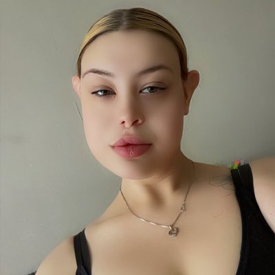 LadyMoneyLove tweet media