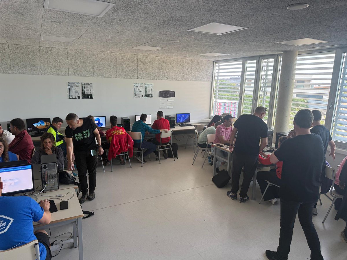 Asesoria de EF y Artística tweet media