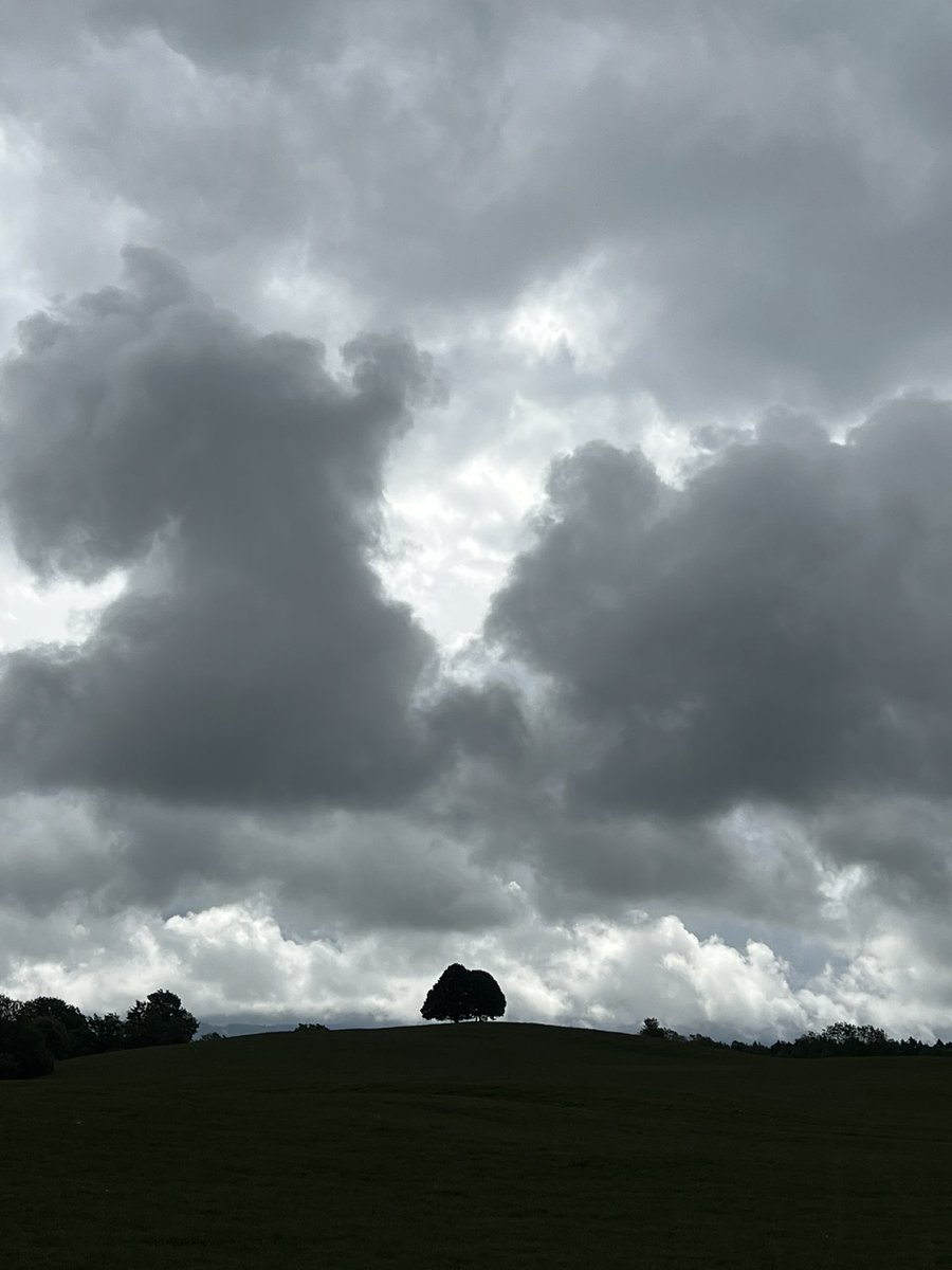 PYFux's tweet photo. 2e étape à pied vers Vézelay : de Bonlieu à Lons-le-Saunier, chef-lieu départemental du Jura… en plaine. En passant par les « marmites » et cascades de l’Ain. https://t.co/wfmyWZGj4j
