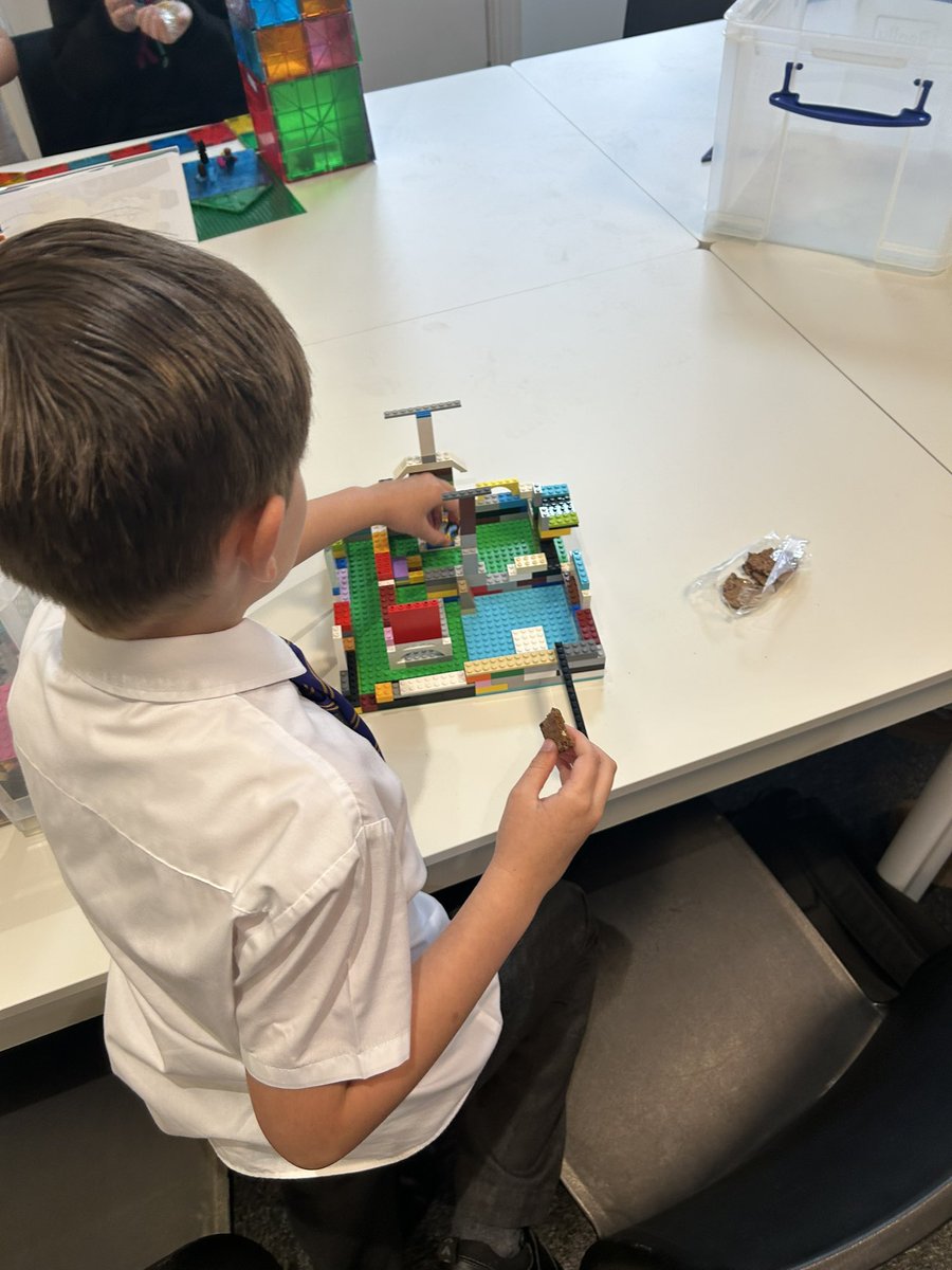 Halton Libraries tweet media
