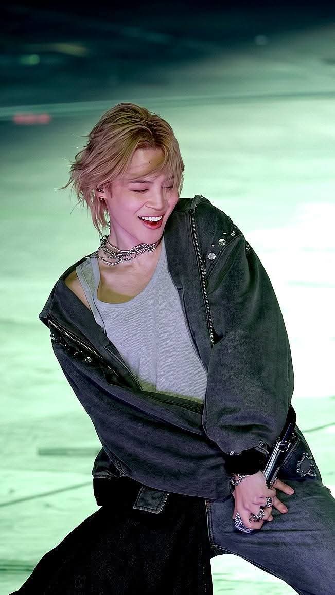 Cha800Cha's tweet photo. OUR #지민 #JIMINIE #JiminBillboardNo1HOT100 #ParkJimin #JIMIN is #LikeCrazy🎊💓My Wednesday Joy, Bliss & HAPPY Place🥳Thank you for being YOU🤩💖 #jiminpreciousangel #JiminOurSinger #JiminOurDancer #jiminourhappiness
#CUTIESEXYLOVELYJIMIN #ARMY RESPECT Jimin😡 #BTSrespectJimin https://t.co/lhXg6CzGQF