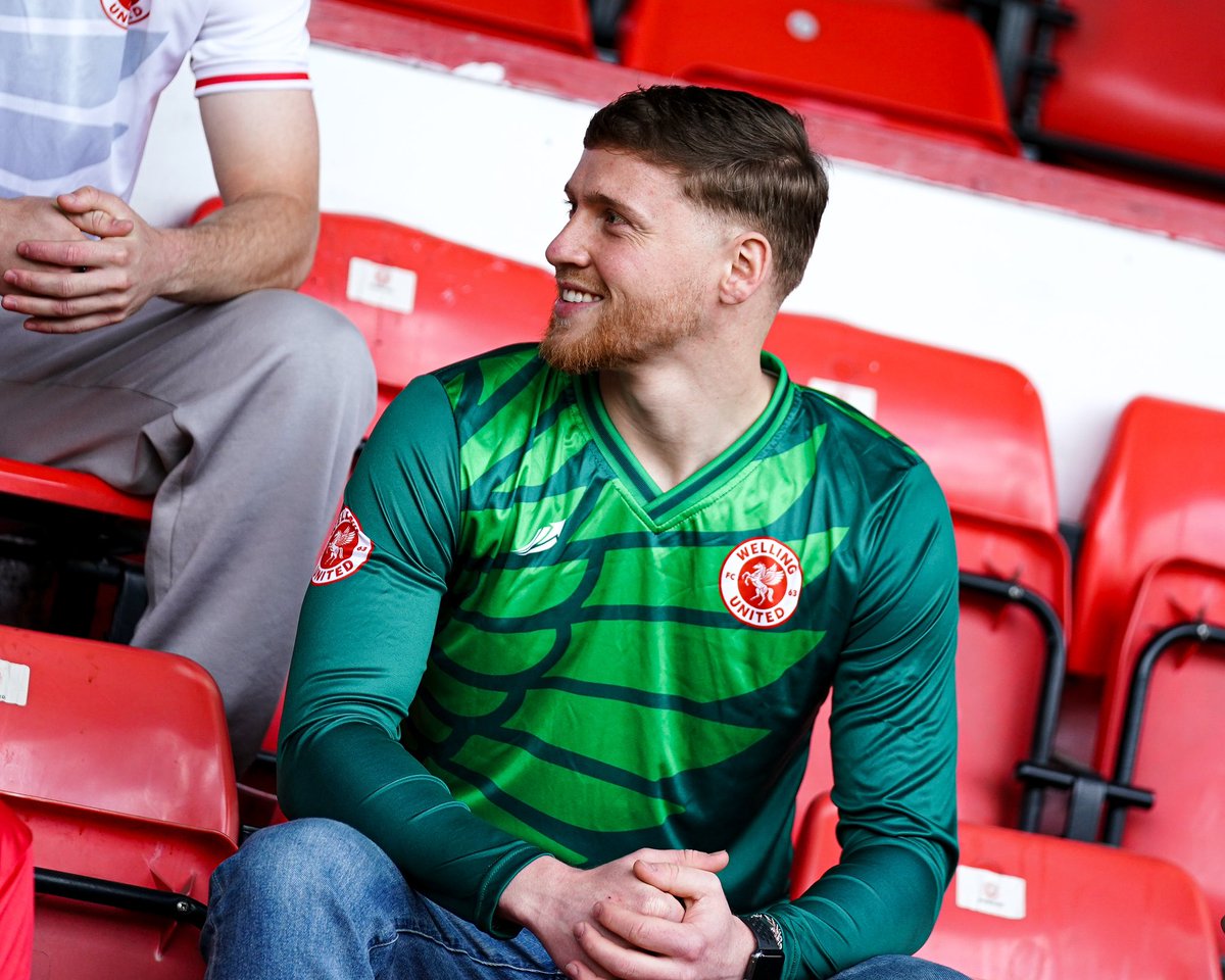 wellingunited's tweet photo. At home in red ❤️

#WeAreWings🪽 https://t.co/LyydwPvPwE