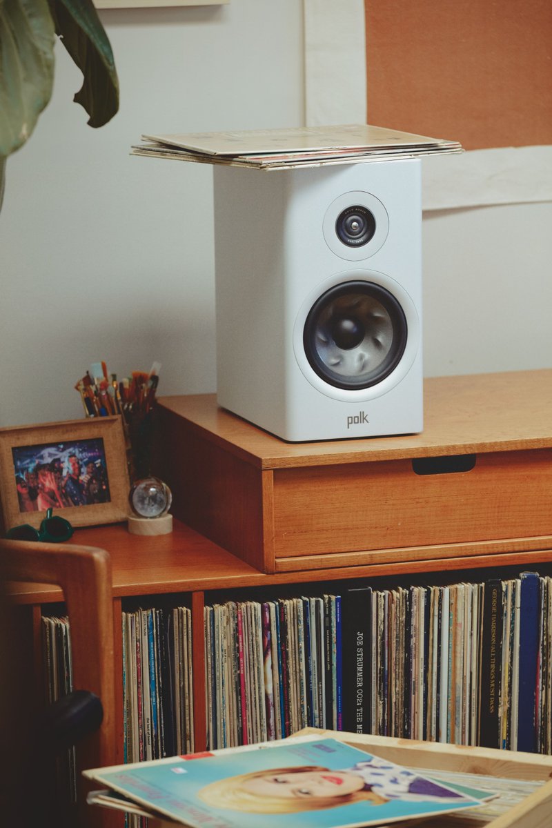 polkaudio's tweet photo. What music do you hear when you see these photos? https://t.co/dFDGdRa780