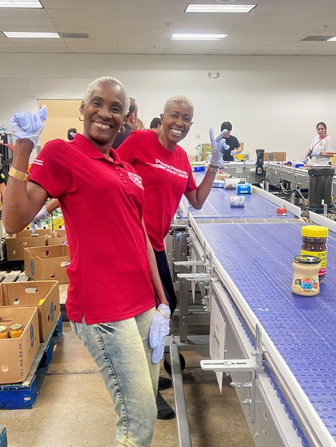 PowerFiCU's tweet photo. Serving our community goes beyond banking. 💫 The PFCU team recently volunteered with @FeedingSouthFL to help support individuals and families in need throughout South Florida. Proud to stand alongside organizations that are making a meaningful impact in our community. #PFCUcares https://t.co/bOijoURYjg