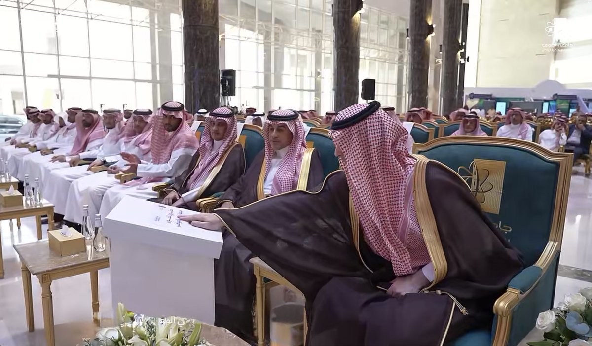 sn_aa7's tweet photo. رؤية وطن طموح وضعت الشاب السعودي في صميمها واستثمرت في قدراته ليقود الإبداع والابتكار .. أعلن بكل فخر عن إطلاق مشروع تطوير ابتكاري (منصة موهوبين جامعة الجوف) من قبل سعادة رئيس الجامعة الأستاذ الدكتور محمد بن عبدالله الشايع وتكريمي من عميد عمادة شؤون الطلاب الدكتور حماد النعمان.. https://t.co/dISdsnkHdf