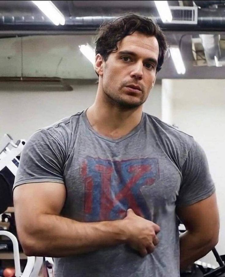 cavill_henryfan's tweet photo. This man 🥵🥵🥵🥵🥵 #henrycavill https://t.co/3QVuzAKHed