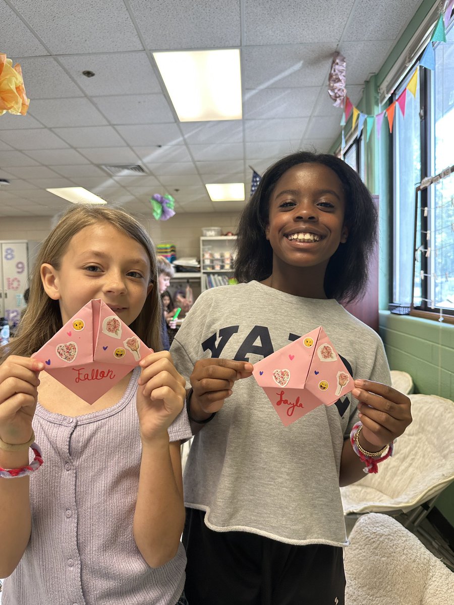 mwrightRNE's tweet photo. Art Day Fun!!!!! #RNEgreatthings https://t.co/UN0vC6ZfRg