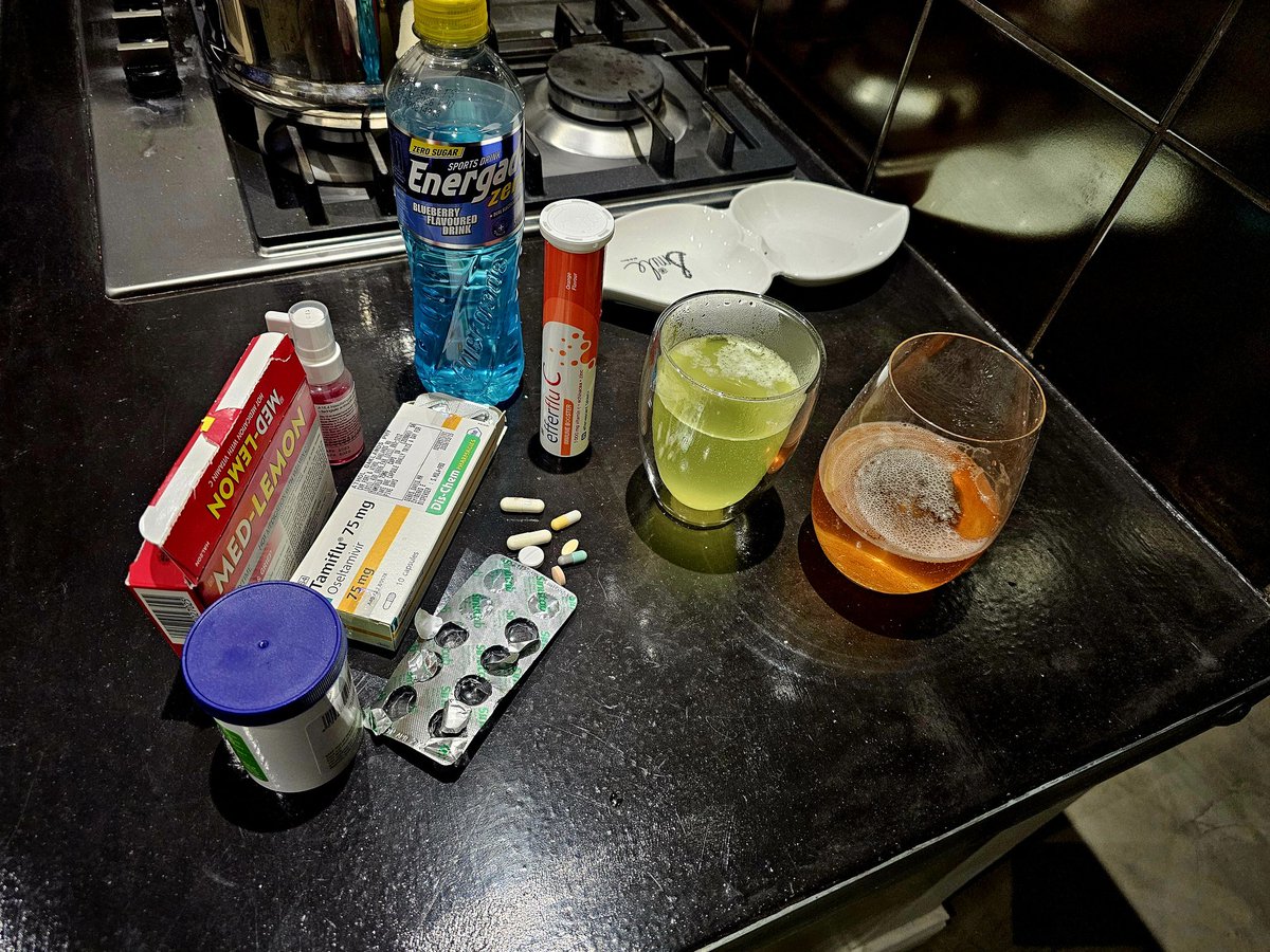 EngelaDerks's tweet photo. Ongelukkig, as jy ’n healthcare worker is in ’n short-staffed system, maak influenza of nie eintlik nie saak nie. Voel of drie trokke oor jou gery het — maar dis knees to the chest en aanhou beweeg.
#JUSTSHOWUP#JESUSWILLPROVIDE#ROADTOFCA* https://t.co/tOlltBMhcQ