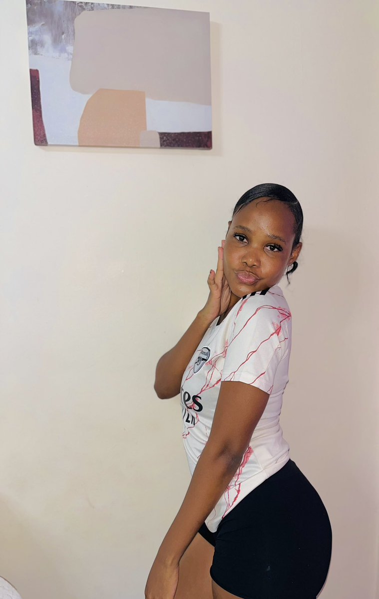 lala.larona 🇧🇼 tweet media
