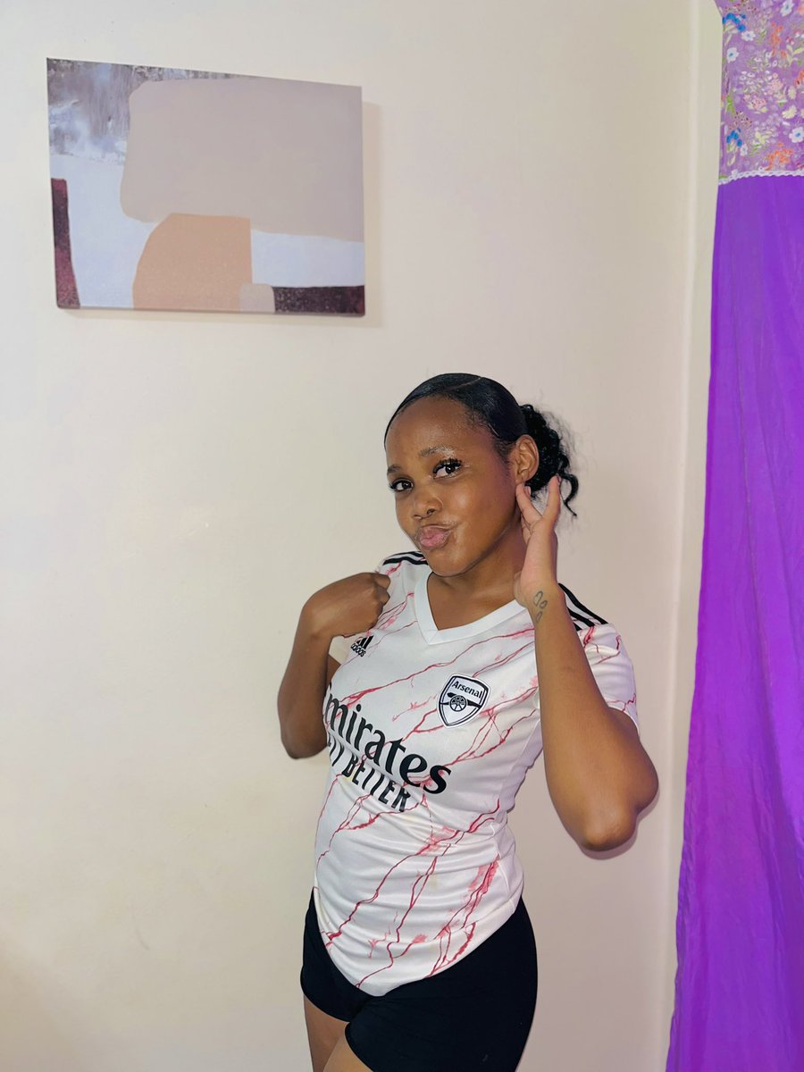 lala.larona 🇧🇼 tweet media