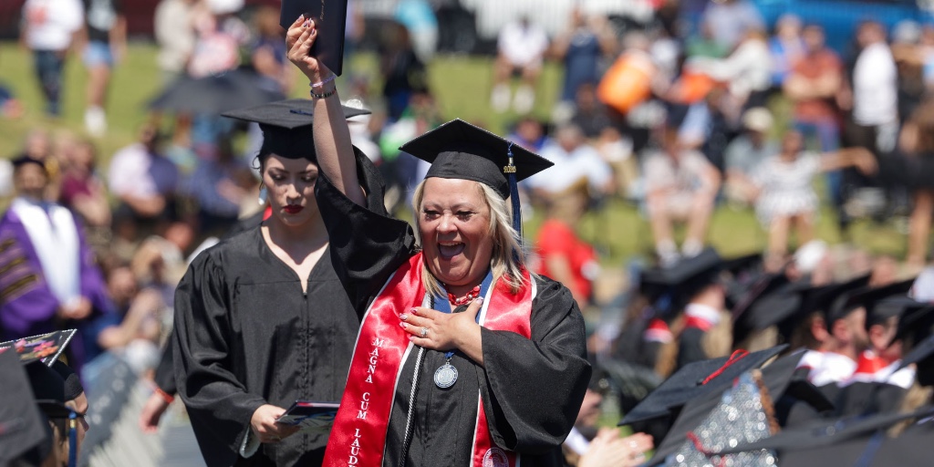 RogersStateU's tweet photo. Have you earned 60 or more hours of college credit? Finish your degree at RSU. RSU's Reach Higher adult degree completion program is for working adults.
   On-campus and online classes.
   Affordable value.
   Flexible schedules.
Learn more and apply at https://t.co/yLUdgwGl7T. https://t.co/eaLiZseIwN