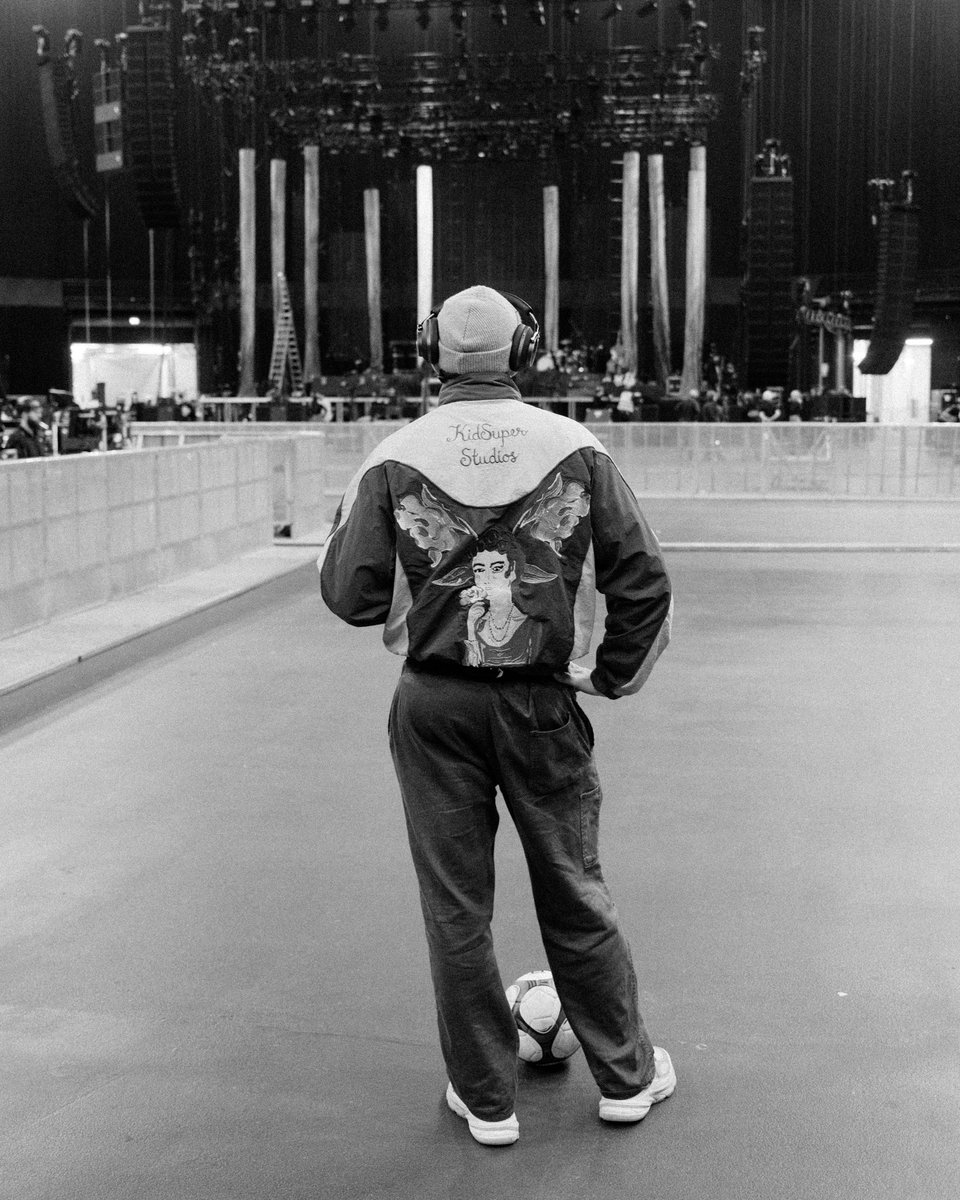DermotKennedy's tweet photo. (3/4) https://t.co/ztHTvG1F2d