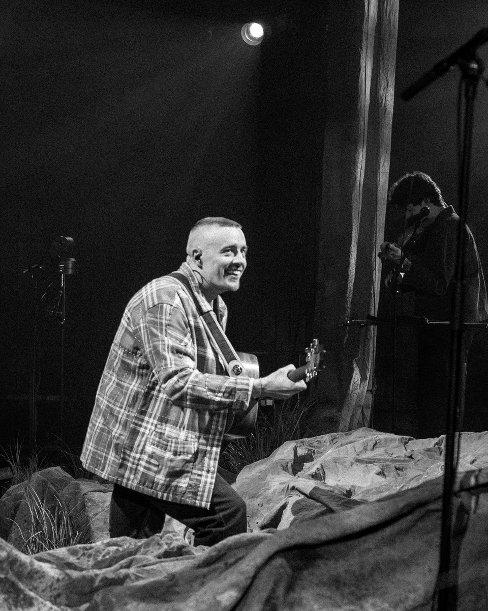 DermotKennedy's tweet photo. (3/4) https://t.co/ztHTvG1F2d