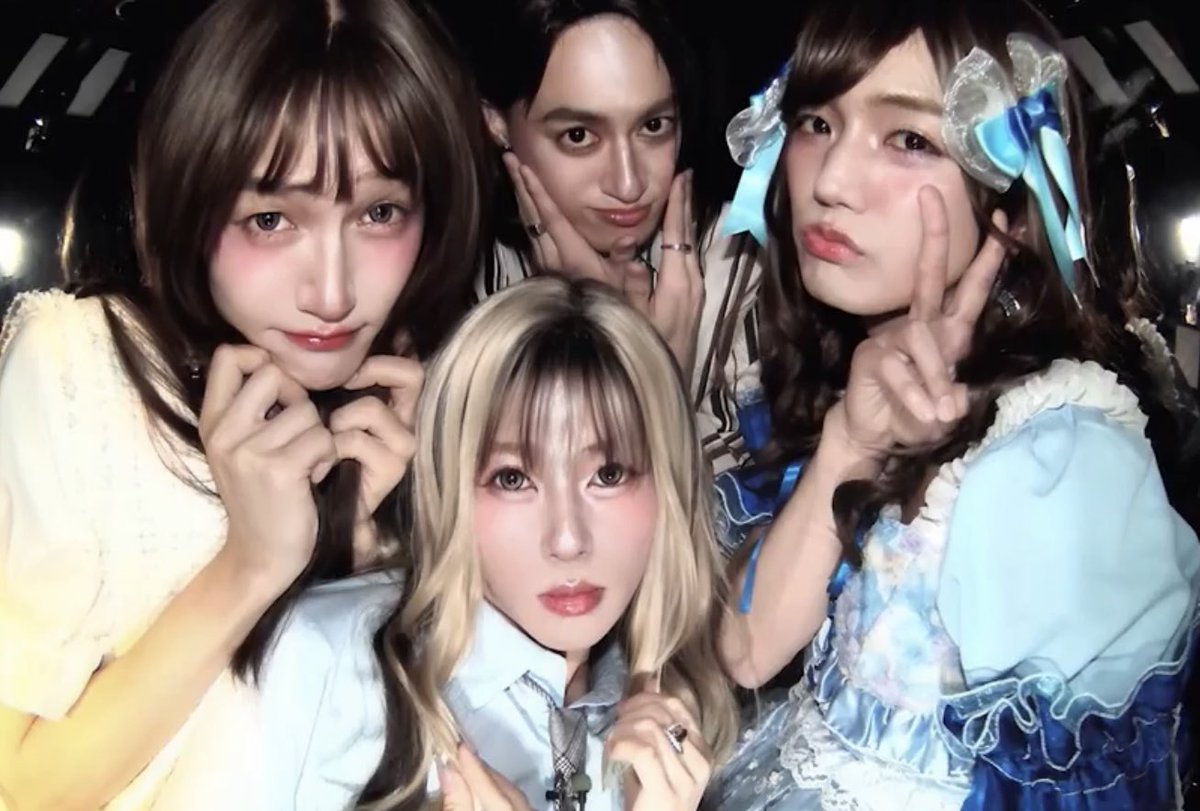mrspaseri's tweet photo. 全員自分が一番可愛いと思っていそうで最高 https://t.co/1RaCryeyyc