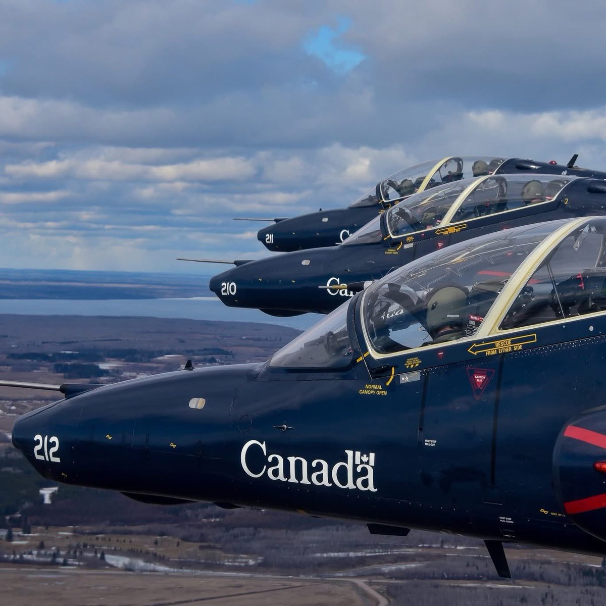 PodPilotProject's tweet photo. He started flight training one week before 9/11.

Years later, an in-flight emergency ended his jet career.

Captain Troy Clarke’s path to becoming an RCAF pilot wasn’t linear.

🎧 full episode: https://t.co/CvxeFrl3n3 or wherever you get your podcasts! 
#skiesmag https://t.co/Q4cMlZkg80