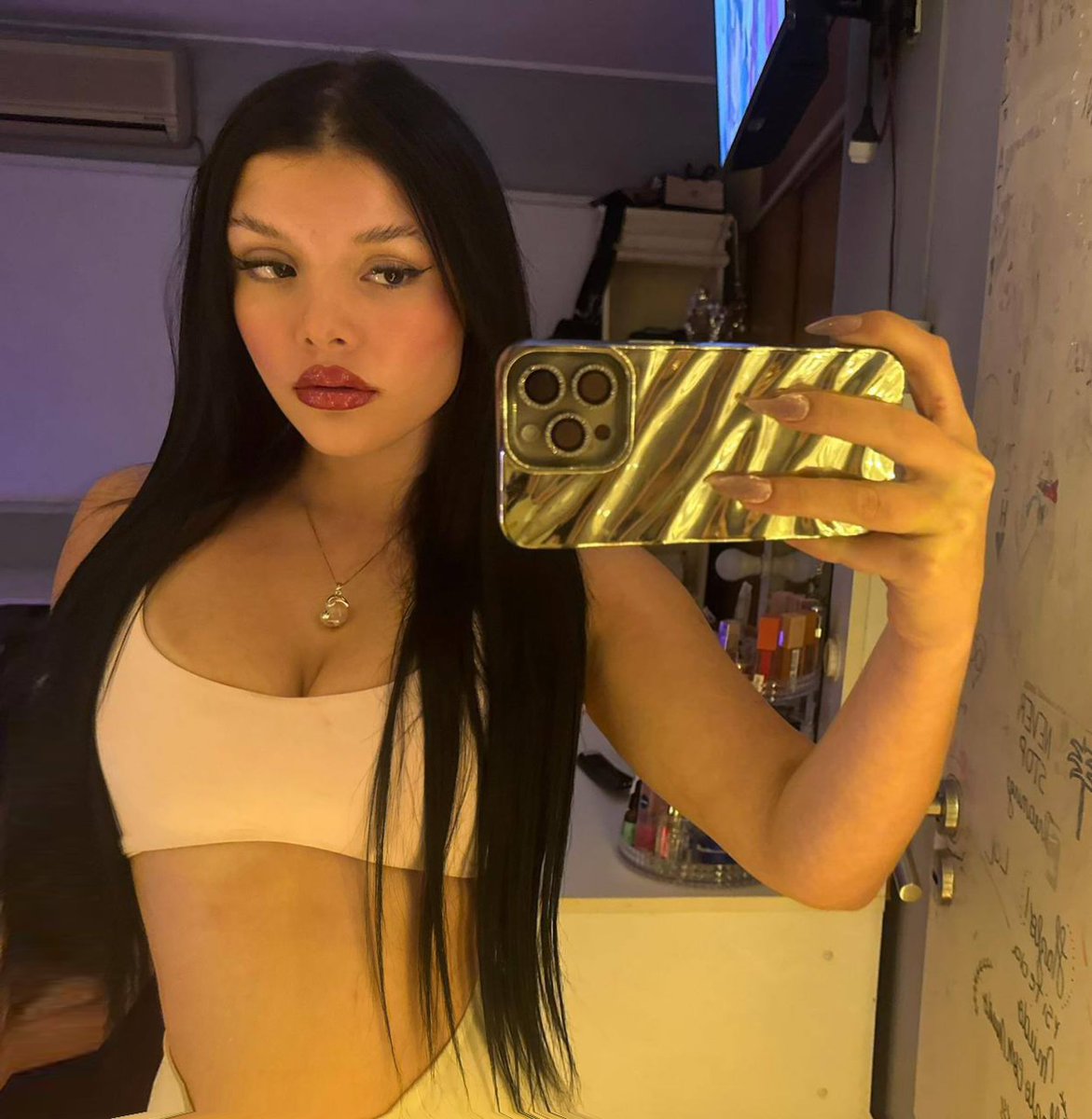 amelia tweet media