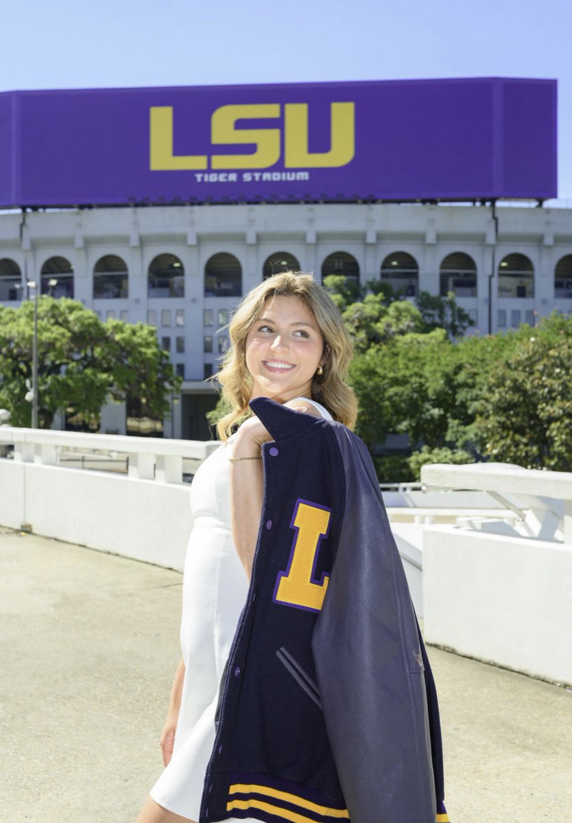 LSUAcademicCtr's tweet photo. Ella Hemings, Volleyball 🏐
May Student-Athlete of the Month! 🐯

💬- “‘You only live once’. I love this because it helps me say yes to more things that involve making positive memories and shaping my life the exact way I want. :)”

Keep on shining, Ella! ⭐️

#GeauxTigers #LSU https://t.co/w9aRy06rw6