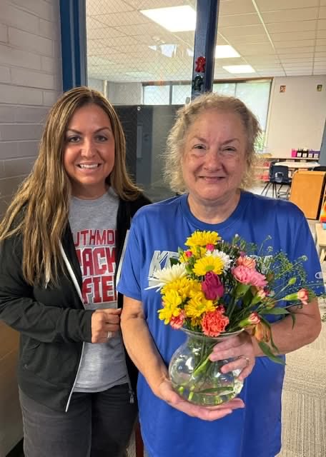 SMontgomeryCSC's tweet photo. We are proud to celebrate three incredible educators as they begin their well-earned retirement ❤️

Julie Spencer – 36 years, Walnut Elementary School

Kelly Clifton – 30.5 years, New Market Elementary School

Pam Rush – 16 years, Southmont Jr. High School https://t.co/Ol8RpNiy95
