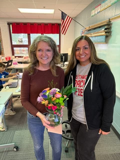 SMontgomeryCSC's tweet photo. We are proud to celebrate three incredible educators as they begin their well-earned retirement ❤️

Julie Spencer – 36 years, Walnut Elementary School

Kelly Clifton – 30.5 years, New Market Elementary School

Pam Rush – 16 years, Southmont Jr. High School https://t.co/Ol8RpNiy95