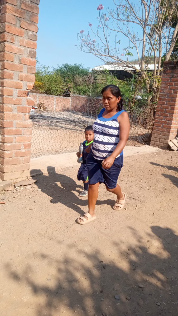 COstula's tweet photo. Confirmamos que en punto de las 9 am de este 19 de mayo de 2026, el #CJNG está atacando nuestra encargatura de la Cofradía, ya las escuelas están siendo evacuadas y la población civil se refugia en sus casas mientras que nuestra Guardia Comunal estará a cargo de la situación. https://t.co/bRwAkt4L8n
