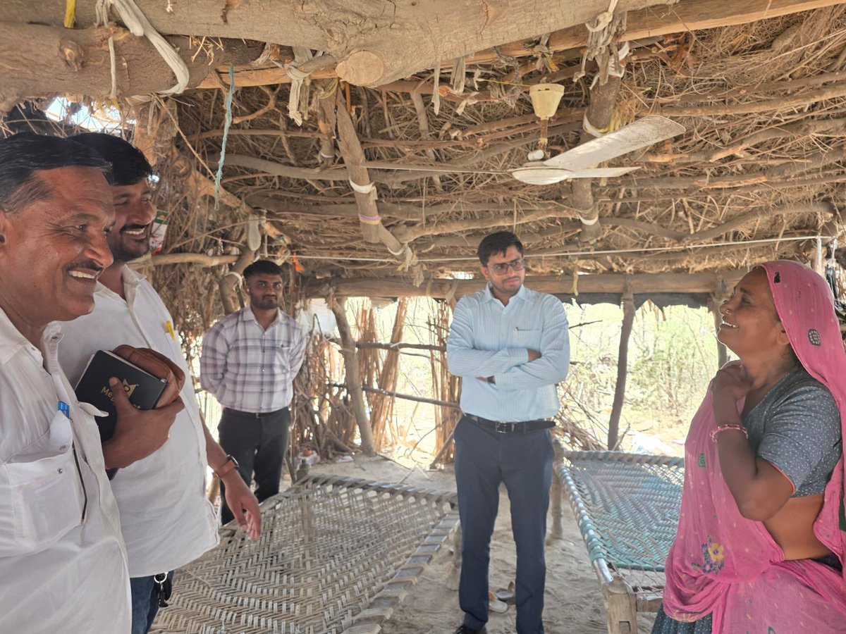 DDOVAVTHARAD's tweet photo. During the visit of the Resp. District Development Officer, Vav-Tharad to Asaragam, Asaravas and Chatarpura villages of Vav Taluka, local residents presented various issues related to education, drinking water, healthcare, Anganwadi buildings, and housing facilities….. https://t.co/qGoD7H3xv9
