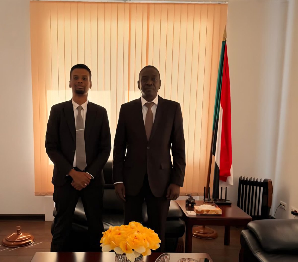 ABDALLAH_HSS's tweet photo. 🔴 I was pleased today to visit the Sudanese Embassy in Moscow following a kind invitation, where I met members of the Sudanese diplomatic mission in Russia, headed by H.E  Ambassador Mohamed Al-Ghazali.

My sincere appreciation for their warm welcome and hospitality, a reflection of the spirit Sudanese people carry wherever they go. A touch of Khartoum, in the heart of Moscow.