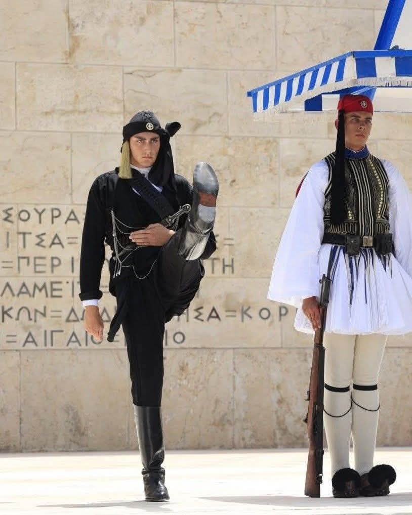 tarrott's tweet photo. Όποιος ξέχασε, χάθηκε. https://t.co/US1ffjE8fx