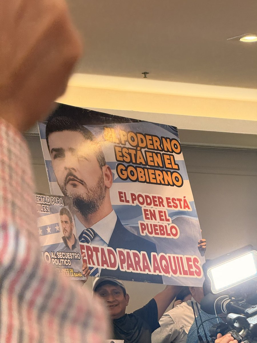 AquilEsGyee's tweet photo. AQUILES LIBRE YA @aquilesalvarez https://t.co/GqXNYzvtXm