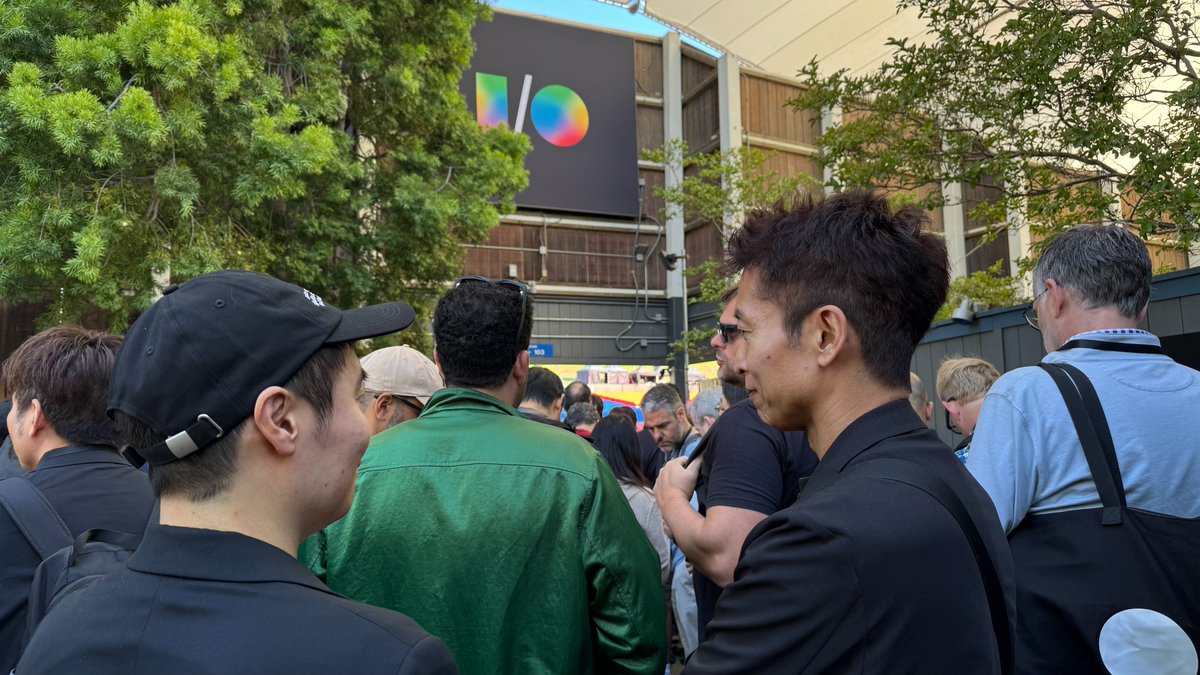 note_corp's tweet photo. ⋱まもなくスタート⋰ 
#GoogleIO 現地参加中！ 
￣￣￣￣￣￣￣￣￣￣￣￣￣ 
昨年に続き、今年も提携先のGoogleにご招待いただき、noteチームで参加しています！あと1 時間でスタート🤝

配信はこちら👇️ 
https://t.co/P9MsdiTQdN https://t.co/jkEUKkFis6