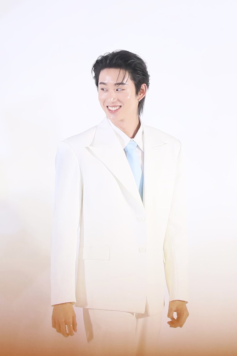 maymind's tweet photo. ลงรูปน้องเอสเมื่ออาทิตย์ก่อน +HBD น้องเอสมีงานปังๆ นะคร้าบ #Est25thBloomingday https://t.co/QYBcaA2MP6