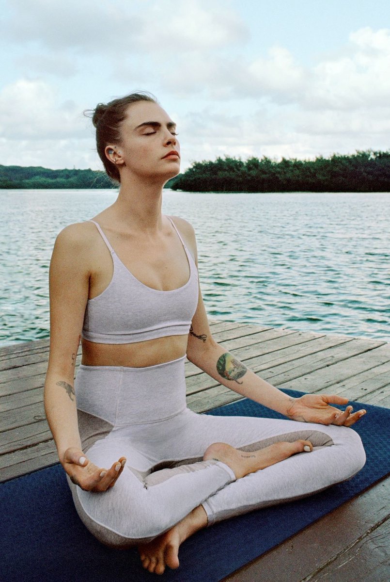 texasrony's tweet photo. Cara Delevingne, whom we know for rewriting the rules of the modeling industry and bringing that rebellious, aristocratic aura from the runways to the silver screen, is one of the most extraordinary, futuristic visionaries popular culture has ever seen. Blending her deep-rooted ancestry tied to British nobility with Irish, Welsh, and German-Jewish roots (from her maternal grandmother), this 33 year old icon stands as a true symbol of freedom with her pansexual stance that defies all boundaries. Standing at 1.73 m (5'8"), Cara's sharp gaze and masculine elegance sit at the absolute highest tier of modern aesthetics.

When Cara Delevingne is mentioned, my mind goes straight to that famous, rich, and chaotic full English breakfast... 
With its baked beans in sauce, grilled mushrooms, roasted tomatoes, and crispy sausages, it is a complete gourmet ritual. This breakfast, which is incredibly delicious and the number one rule for a perfect start to the day, is almost like a culinary reflection of Cara’s multicultural, complex, and wealthy aura... The most entertaining and iconic part is how this British culture is literally etched into her physical details. As a rebellion against the modeling industry treating her like a lifeless mannequin, Cara got "MADE IN ENGLAND" tattooed in capital letters under her left foot, and she crowned her passion for gastronomy by having the famous "BACON" tattooed under her right foot. These marginal, asymmetrical tattoo designs inked onto the precise, smooth contours of her soles stand out as some of the most characteristic, artistic details completing her flawless physique on the runways.

She truly possesses an superhuman appeal, intelligence, and an absolute perfect physique. Who wouldn't want to sit down across from her, dive into a deep, philosophical conversation about the current state of the world, and closely observe her visionary aura while sipping a couple of drinks, my bros ? With both her intellectual depth and her iconic head to toe aesthetic lines, she remains the unshakeable queen of the runways... 🥂✨