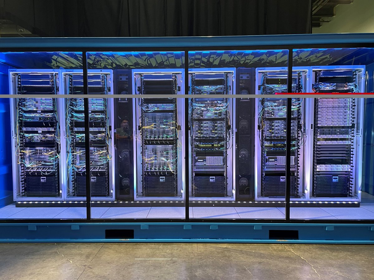 CiscoLive tweet media