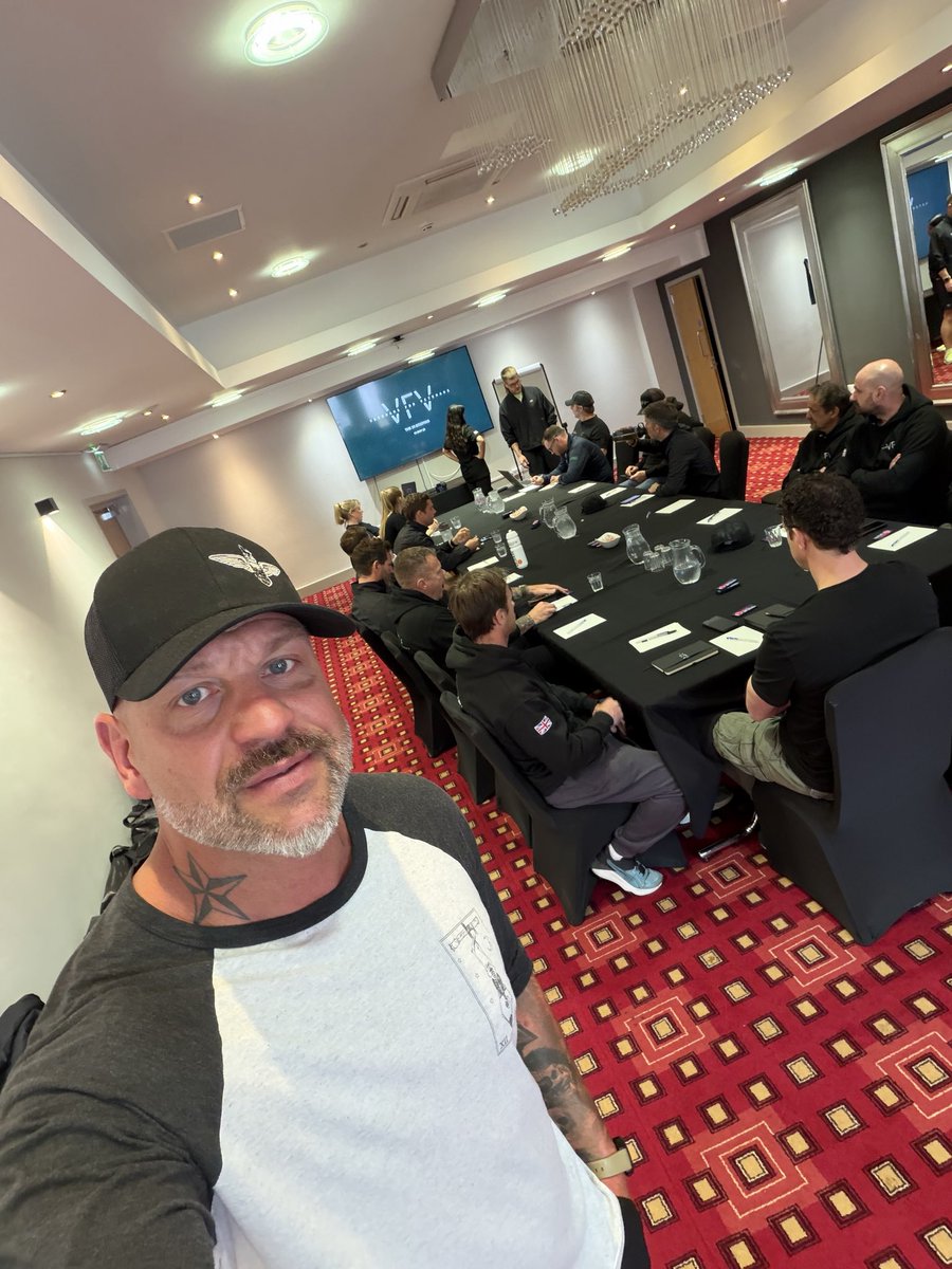 THEOLDPARAPOD's tweet photo. Ready to rock @jay_morton_ @BrianWoodMC https://t.co/WrV2WJKpvu