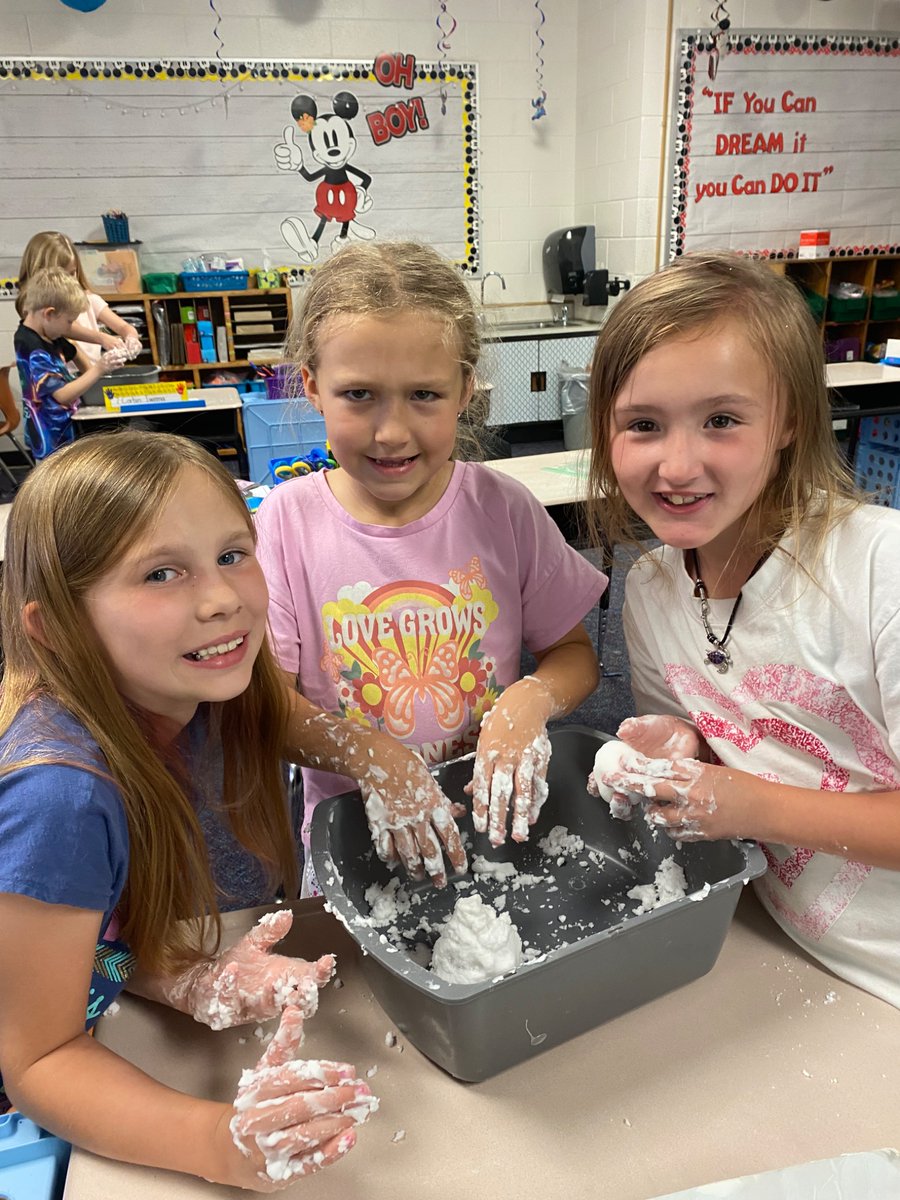 GT_Elementary's tweet photo. Snow in May?! That’s right! Second grade students played with “snow” as a culmination of their weather unit. @ericbowlen @ArtesiansUnited  @MSDMartinsville https://t.co/Rsj6OoeHxN