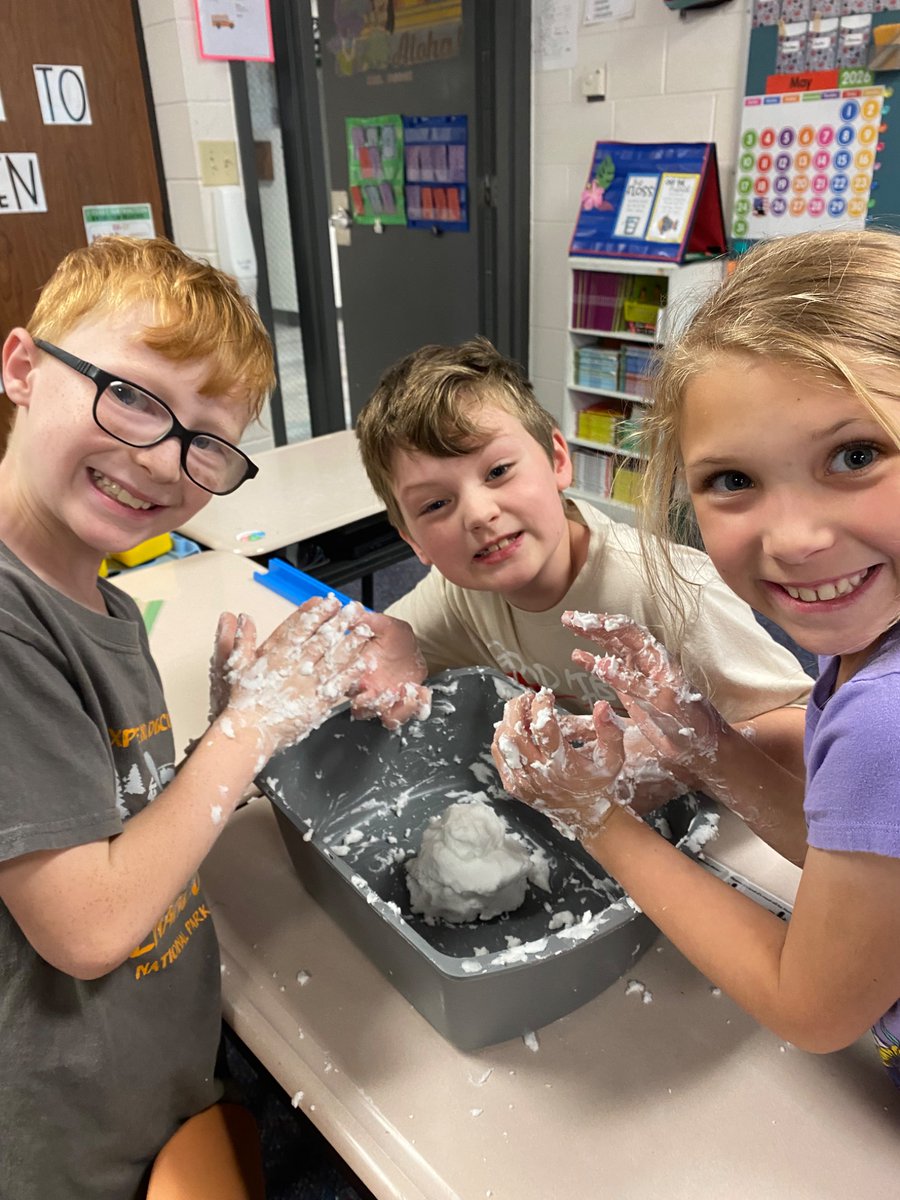GT_Elementary's tweet photo. Snow in May?! That’s right! Second grade students played with “snow” as a culmination of their weather unit. @ericbowlen @ArtesiansUnited  @MSDMartinsville https://t.co/Rsj6OoeHxN