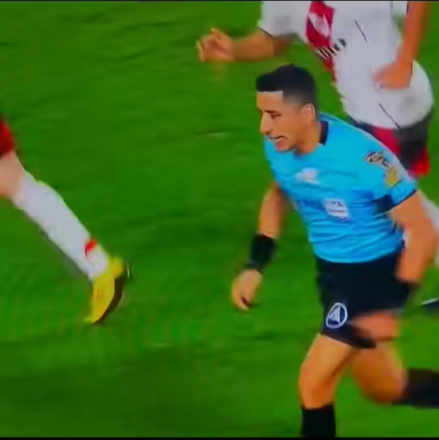 tienegatorade's tweet photo. @porquetendencia "Dale boludo, tirala al segundo palo que entro solo" https://t.co/w23H0JyjvN