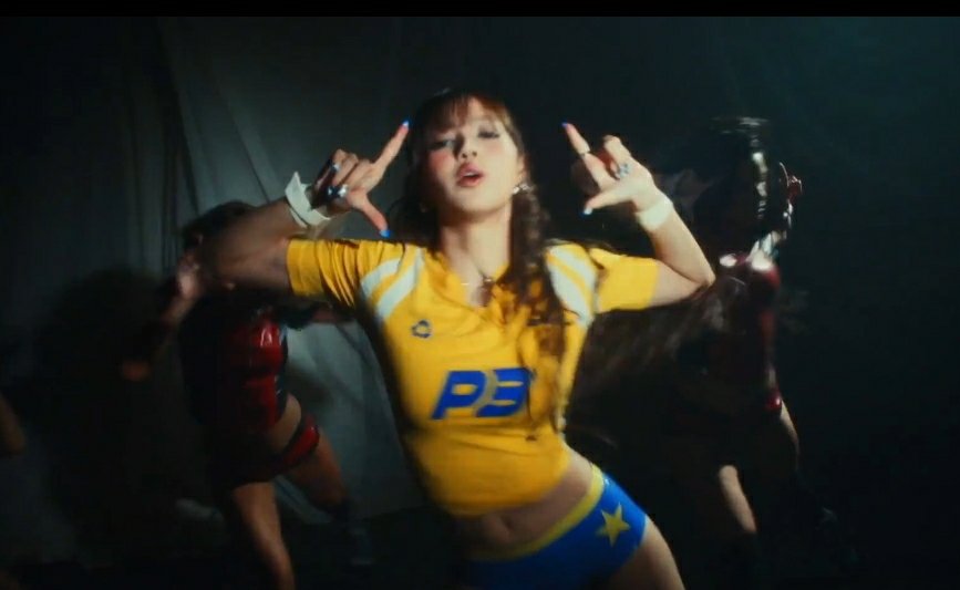 HizoParty's tweet photo. OMG  #LISA https://t.co/mKdjDjaofT