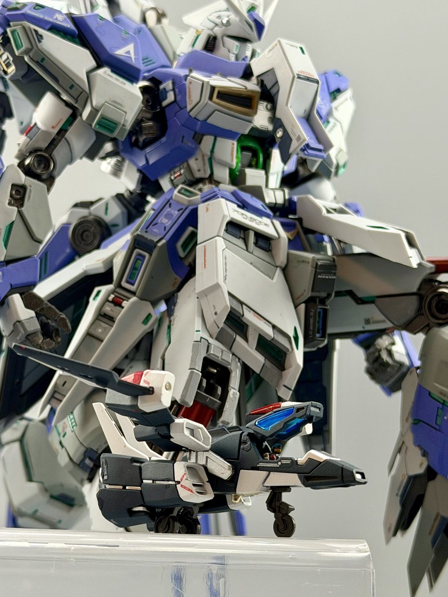 anaheim_mech's tweet photo. The engineering marvel of the Narrative core fighter and its complete irrelevance to the final Gundam form clearly shows that madness and genius are just 2 sides of the same coin. 🫠

V-Tiger Hi-Nu Gundam

RX-93-ν2 Hi-νガンダム

#hinugundam #gundam #gunpla #mecha #plamo https://t.co/jMwfl0JlZh