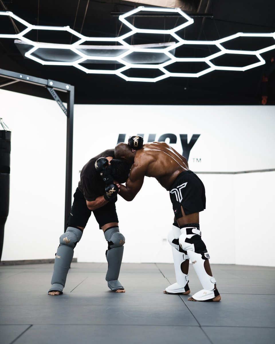 KAMARU USMAN tweet media